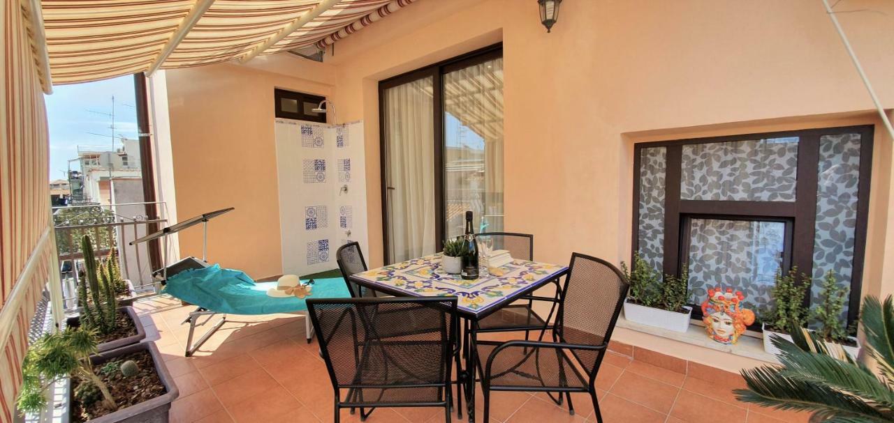 Ines Bed And Breakfast Giardini Naxos Exterior foto