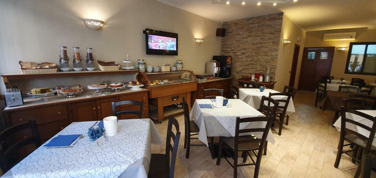 Ines Bed And Breakfast Giardini Naxos Exterior foto