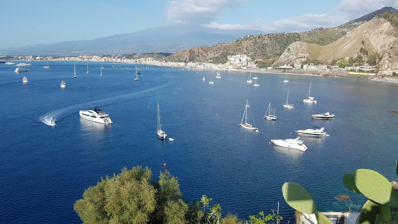 Ines Bed And Breakfast Giardini Naxos Exterior foto